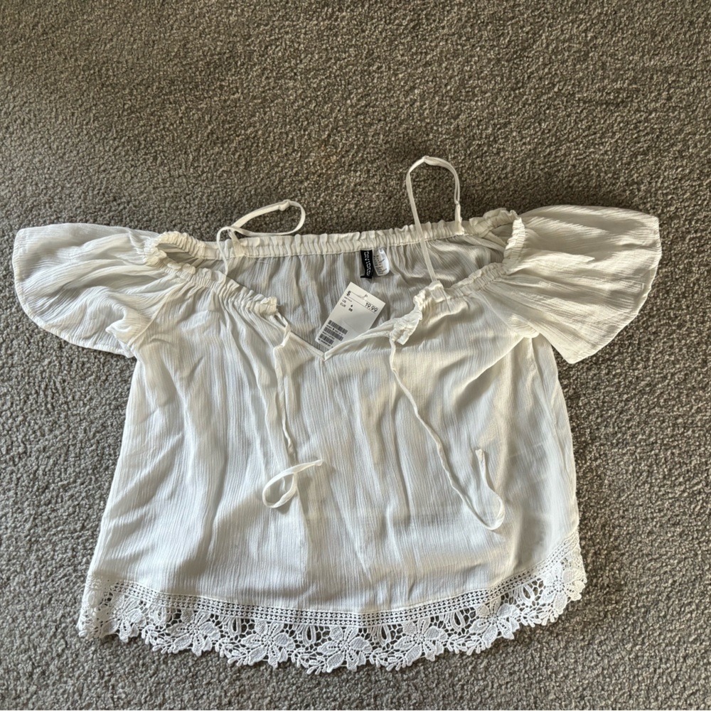 H&M flowy white top